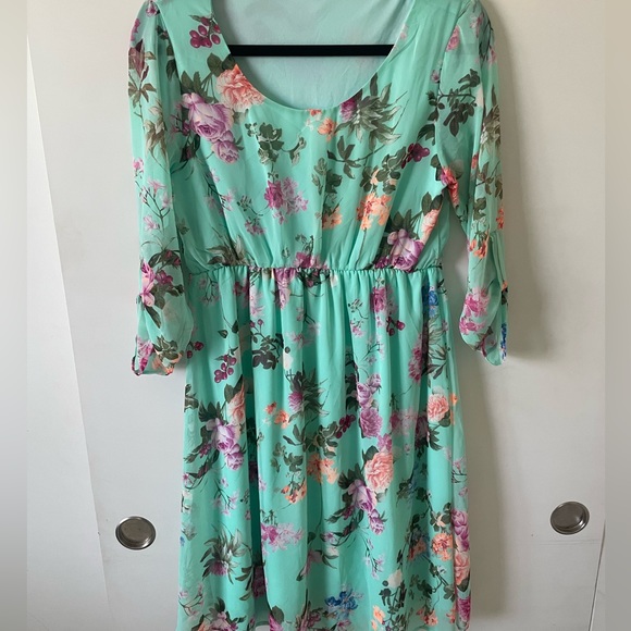 Pink blush maternity dress - Picture 3 of 11